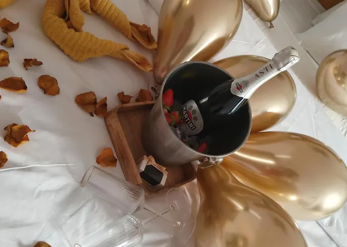 Gold Angel בית הארחה *