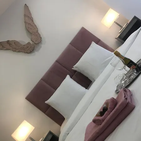 Gold Angel Guest house *